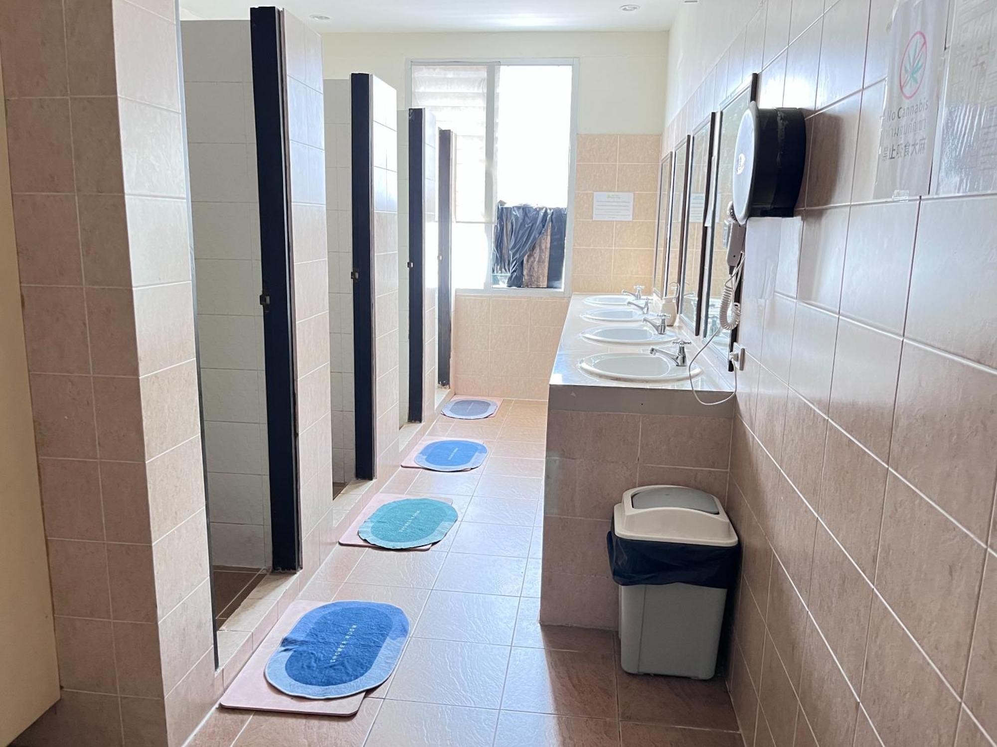 Lub Sbuy Hostel Phuket Ngoại thất bức ảnh